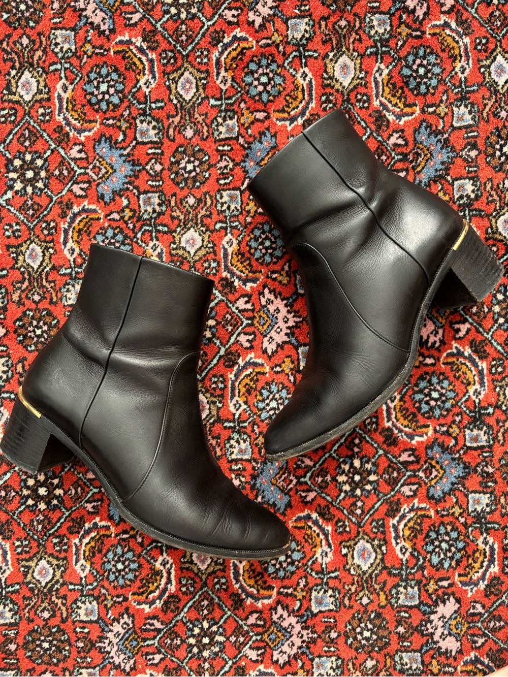 Salvatore Ferragamo Liberty Stacked Mid Heel Black Leather Ankle Boots Size 7.5